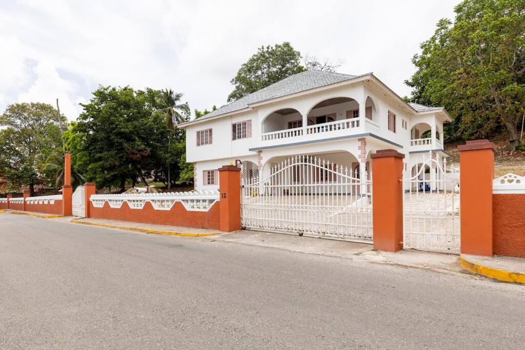 Shaw Park Gem Apt 12A Ocho Rios Kültér fotó